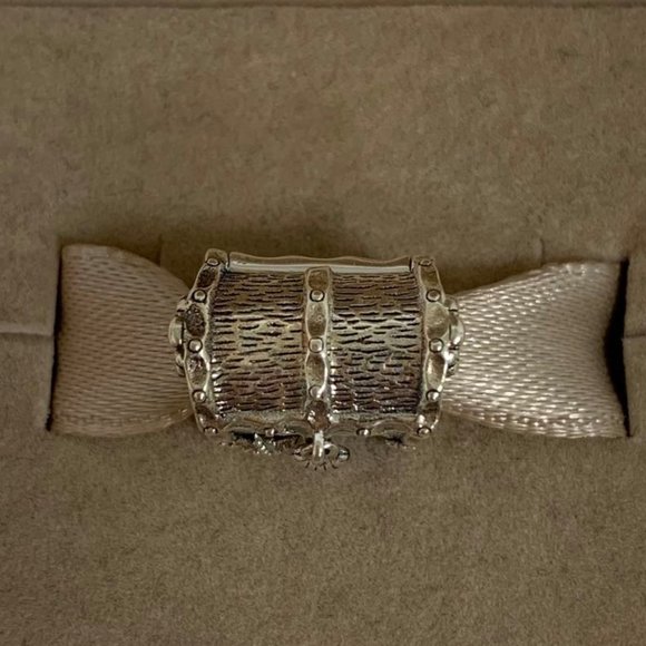 Pandora Chest of Treasure Charm - Picture 4 of 8